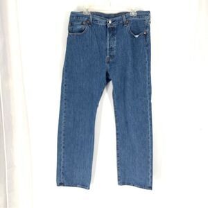 Levi’s 501 Men’s Size 36/30 Classic Fit Straight Leg Medium Wash Jeans